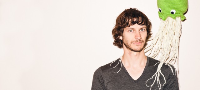 Gotye - Easy Way Out (Official Video) Gotye - Easy Way Out (Official Video)
